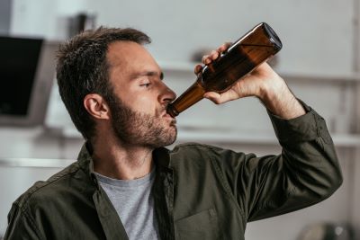 Come Aiutare un Alcolista a Smettere