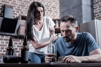 Come Aiutare un Alcolista